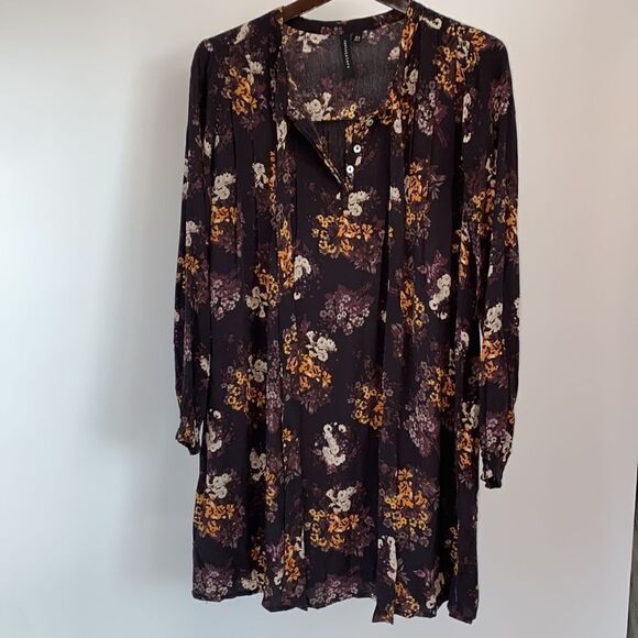 Knot Sisters Dress Women’s Size XS Long Sleeve Purple Floral Dress - Picture 10 of 10